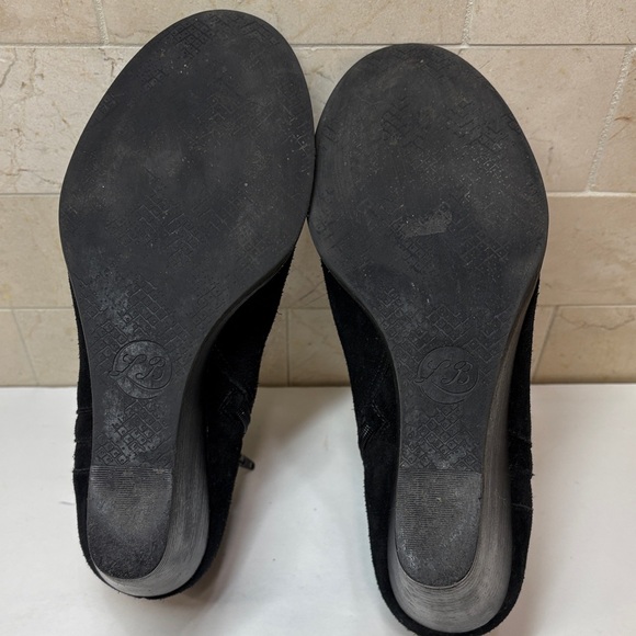 Lucky Brand Black Yamina Suede Ankle Booties, 9 - Picture 10 of 13
